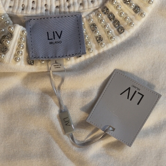 Milano Cream Blouse with Lace Accents - Picture 2 of 4